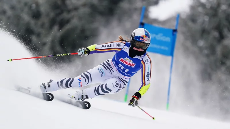 Emma Aicher kommt vor Olympia immer besser in Schwung. - &copy; Pier Marco Tacca/AP/dpa