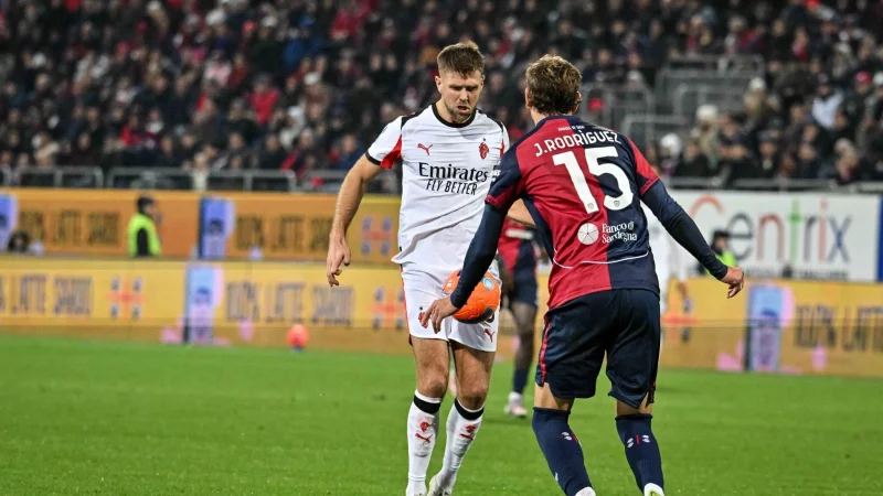 Niclas F&uuml;llkrug (l) kam zu einem schnellen Deb&uuml;t f&uuml;r die AC Mailand. - &copy; Luigi Canu/LiveMedia-IPA/ZUMA Press Wire/dpa