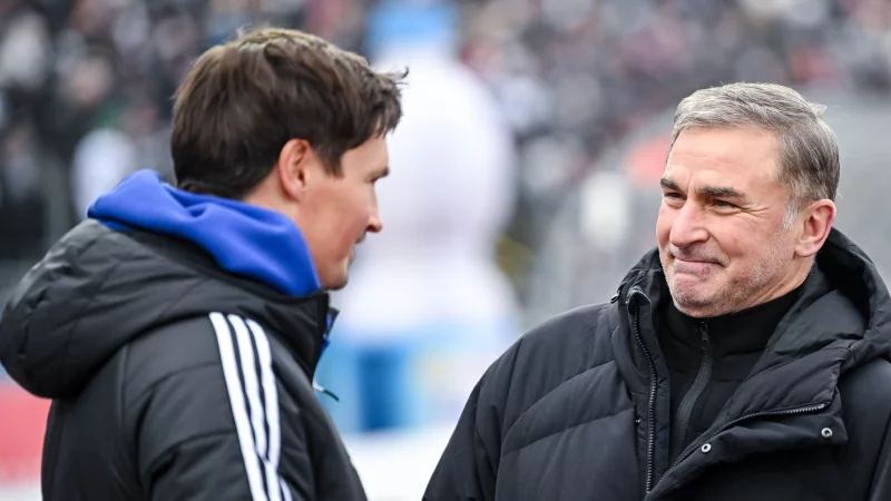 Nicht mehr vereint: HSV-Cheftrainer Merlin Polzin und Sportvorstand Stefan Kuntz (r). (Archivbild) - &copy; Harry Langer/dpa