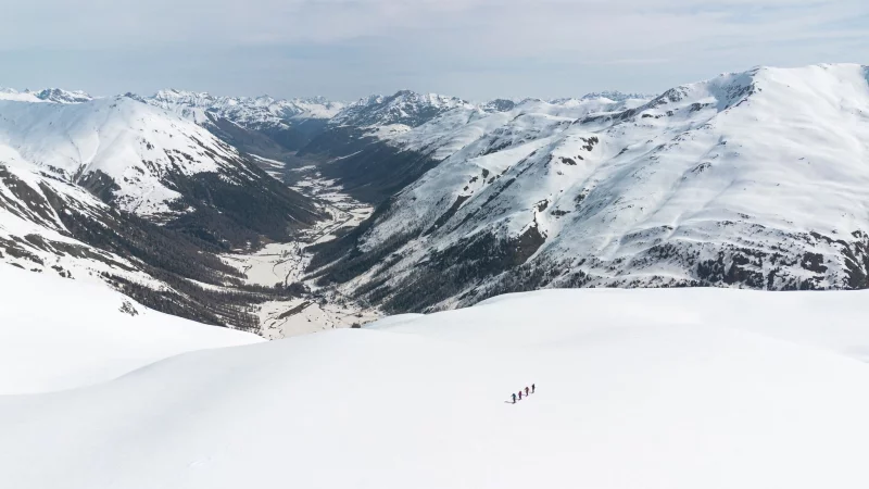 Von hohen Alpengipfeln umrahmt: Wegen seiner Abgeschiedenheit wurde Livigno das Tibet Italiens genannt. - &copy; Giovanni Levi/Livigno NEXT/dpa-tmn