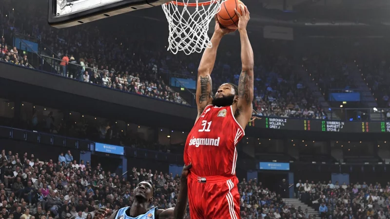 Booker ist ein Schlüsselspieler der Münchner. - © Michael Schwartz/dpa