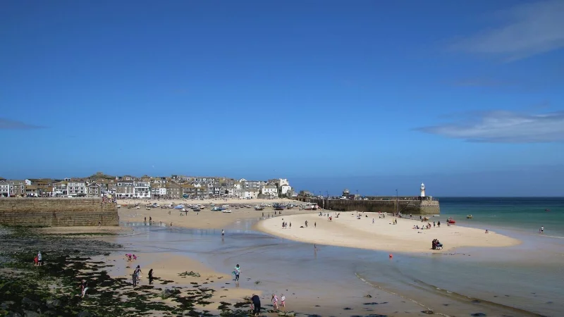 Urlaub in Cornwall geplant? Um Preiswucher bei der ETA zu vermeiden, sollten Sie f&uuml;r den Antrag nur die offiziellen Kan&auml;le der britischen Regierung nutzen. - &copy; Hilke Segbers/dpa-tmn