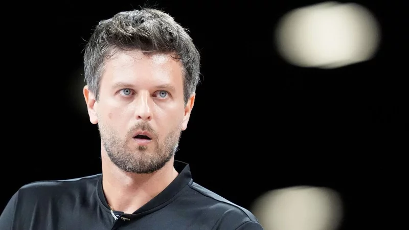 Bundestrainer Michal Winiarski sah erneut eine knappe Niederlage der deutschen Vollleyballer. - © Marcus Brandt/dpa