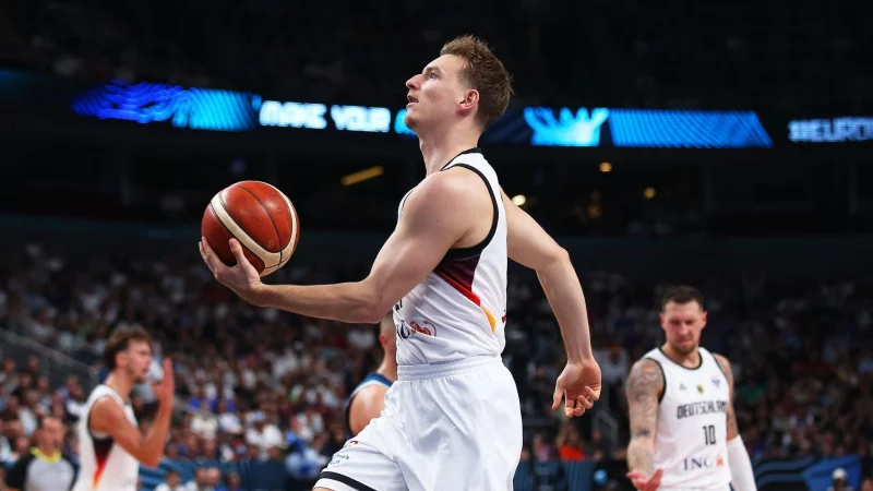 Justus Hollatz ist vor dem EM-Halbfinale gegen Finnland angeschlagen. - &copy; Matthias Stickel/dpa