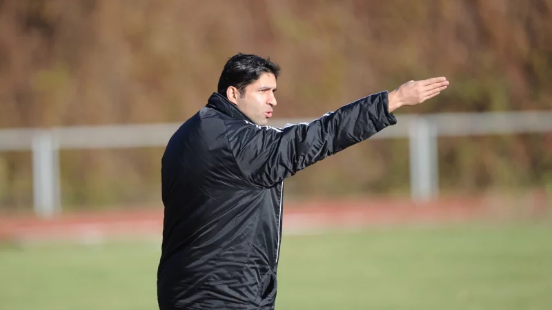 Einst Bundesliga-Profi, jetzt Cheftrainer in seiner Heimat: Vahid Hashemian. - &copy; picture alliance / dpa