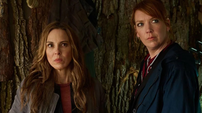 Szene aus dem Rostocker &laquo;Polizeiruf 110: B&ouml;se geboren&raquo;: die Kommissarinnen Katrin K&ouml;nig (Anneke Kim Sarnau, links) und Melly B&ouml;we (Lina Beckmann). - &copy; Michael Ihle/ARD/NDR /dpa