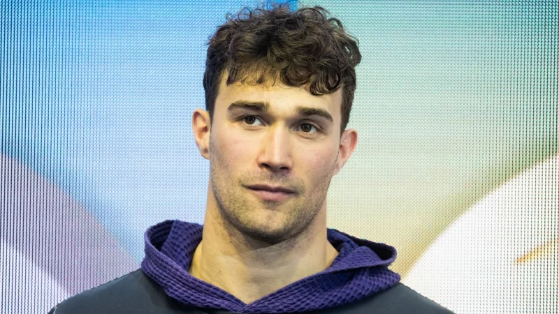 Setzt sich für einen besseren Umgang mit ADHS ein: Rückenschwimmer Ole Braunschweig. - © Christoph Soeder/dpa