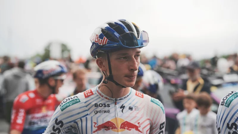 Der deutsche Rad-Jungstar Florian Lipowitz. - © Thibault Camus/AP/dpa