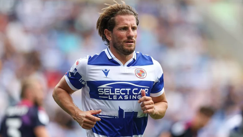 Sam Hutchinson erlitt einen Herzinfarkt - w&auml;hrend des Spiels. - &copy; Kieran Cleeves/PA Wire/dpa