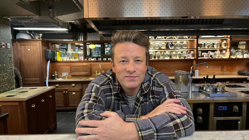 Der britische Kochbuchautor wird 50. - © Julia Kilian/dpa