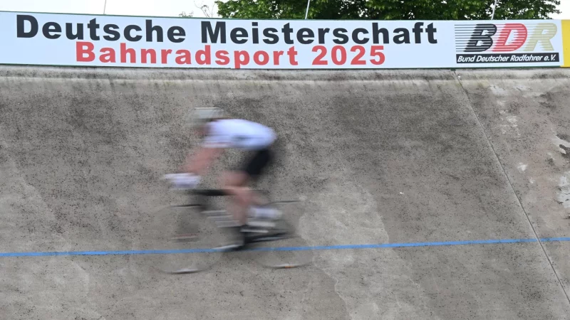 Beim Keirin hat sich ein schwerer Unfall ereignet, die Meisterschaften wurden abgebrochen. - &copy; Bernd Wei&szlig;brod/dpa