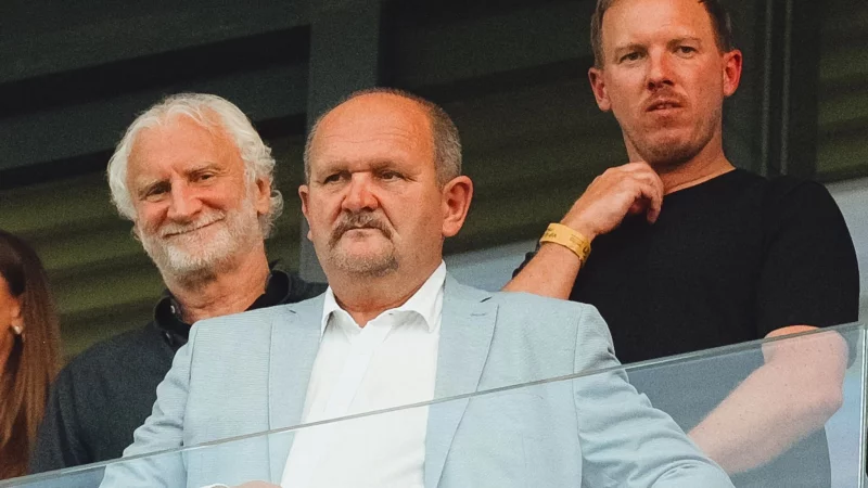 Beim EM-Finale der deutschen U21-Junioren waren Bundestrainer Julian Nagelsmann (r) und DFB-Sportdirektor Rudi Völler (l) vor Ort in der Slowakei. - © Robert Nemeti/dpa