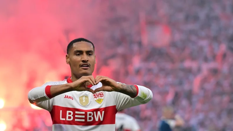 Herzchen zum Abschied? Enzo Millot wird den VfB Stuttgart wohl verlassen. - &copy; Sebastian Gollnow/dpa