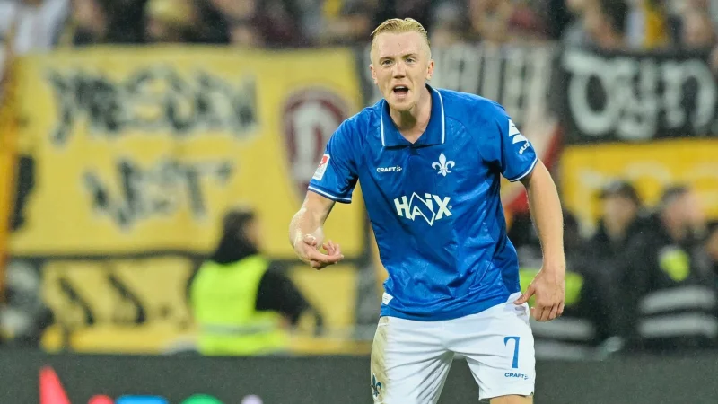 Darmstadts Torjäger Isac Lidberg. - © Uwe Anspach/dpa