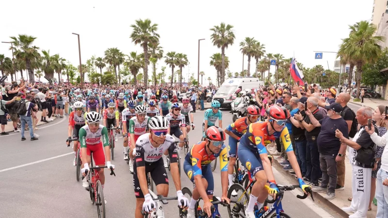 Die Auftaktetappe beim Giro d\\\'Italia. - © Massimo Paolone/undefined/LaPresse/AP/dpa