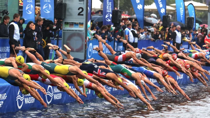 Tritahlton in Hamburg. - © Markus Tischler/dpa