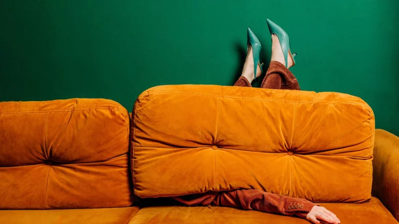 Noch halb im Arbeitsmodus: Nicht allen fällt es leicht, nach Feierabend richtig abzuschalten. - © Vira Simon/Westend61/dpa-tmn