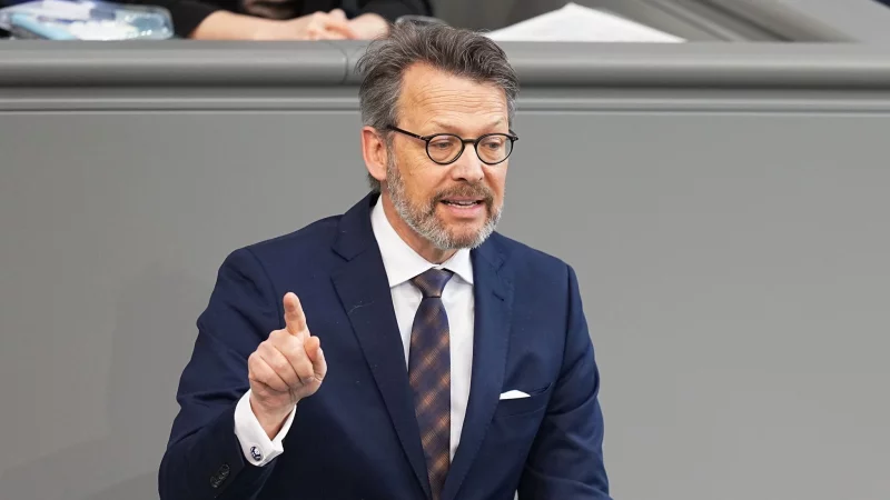 DOSB-Vorstandsvorsitzender Otto Fricke fordert eine faire Geldverteilung - &copy; Michael Kappeler/dpa