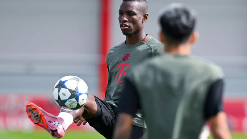 Nicolas Jackson in Aktion beim Training vor dem Wiedersehen mit Chelsea. - &copy; Sven Hoppe/dpa