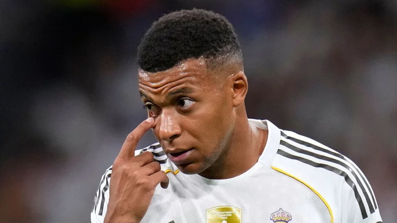 Kylian Mbapp&eacute; &auml;u&szlig;ert sich kritisch zum Fu&szlig;ballgesch&auml;ft. - &copy; Manu Fernandez/AP/dpa