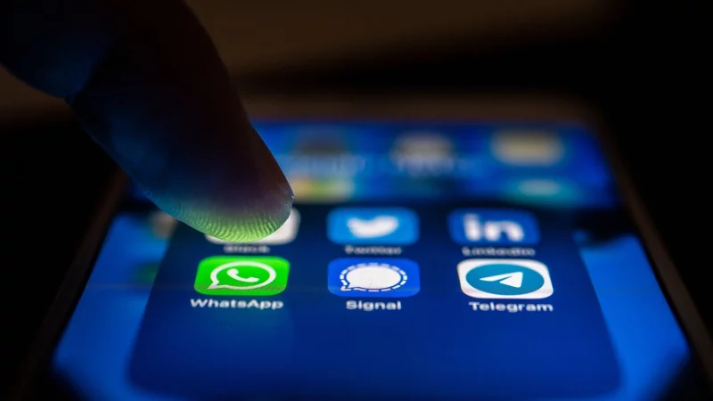 Wer ChatGPT in Whatsapp als Chatbot nutzt, kann darüber nun auch Bilder generieren lassen. - © Zacharie Scheurer/dpa-tmn