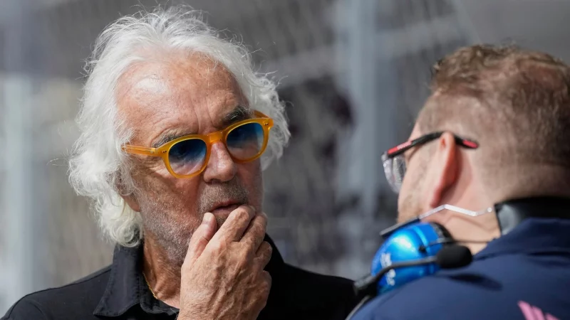 Flavio Briatore war bisher Berater des französischen Formel-1-Teams. - © Darko Bandic/AP/dpa