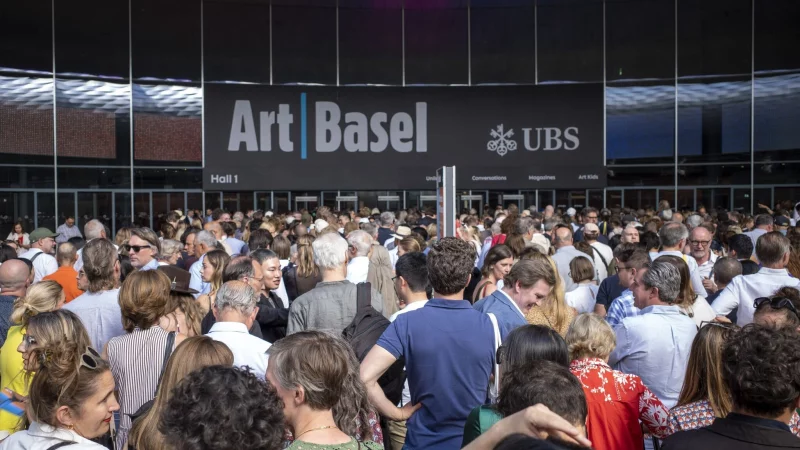 Trotz dieses starken Starts verzeichnet der weltweite Kunstmarkt insgesamt rückläufige Zahlen. (Archivbild) - © Georgios Kefalas/KEYSTONE/dpa