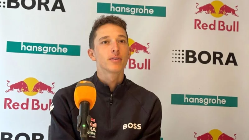 Florian Lipowitz bei der Medienrunde im Teamhotel in Narbonne. - &copy; Felix Schr&ouml;der/dpa