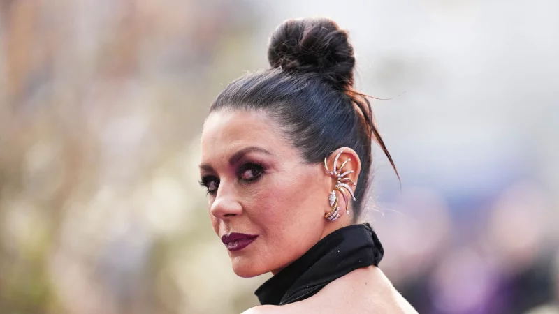 Catherine Zeta-Jones würde gern wieder auf der Theaterbühne stehen. (Archivfoto) - © Scott A Garfitt/Invision/AP/dpa