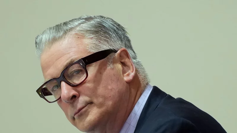 Dass «Rust» mit Alec Baldwin jemals auf die Leinwand kommen würde, stand lange auf der Kippe. - © Ramsay de Give/Pool AFP/AP/dpa