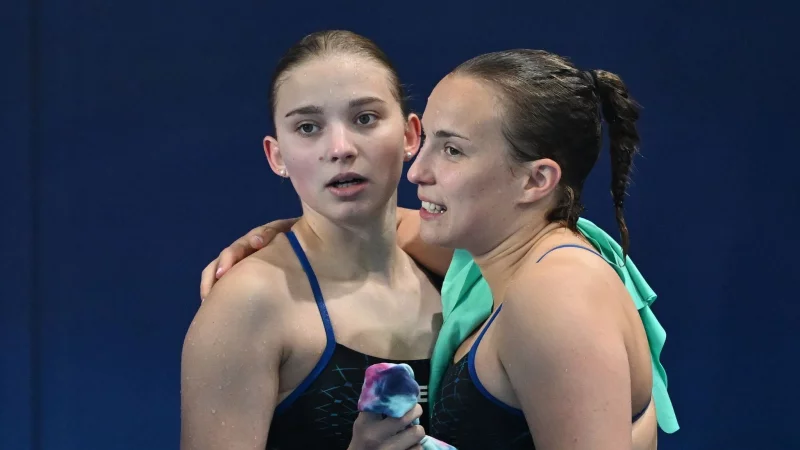 Jette M&uuml;ller (l) und Lena Hentschel sicherten sich EM-Silber im Synchronspringen vom Drei-Meter-Brett. - &copy; Sven Hoppe/dpa