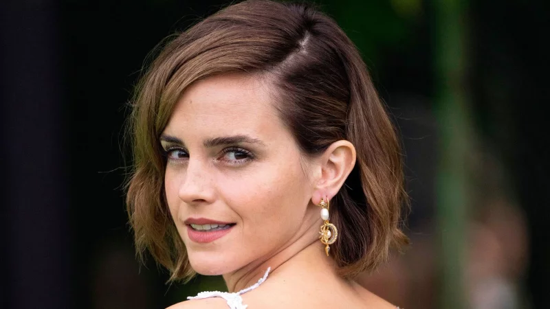 Schauspielerin Emma Watson darf ein halbes Jahr lang nicht selbst Auto fahren. (Archivbild) - © Scott Garfitt/AP/dpa