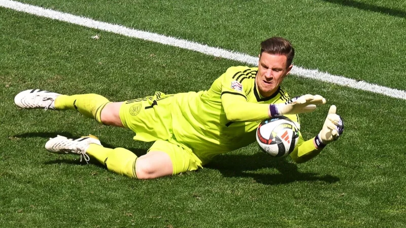 Marc-André ter Stegen in Aktion gegen Frankreich. - © Marijan Murat/dpa