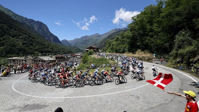 Die Tour de France ist auf mehreren TV-Kan&auml;len zu verfolgen. - &copy; Jan De Meuleneir/Belga/dpa