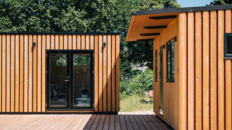 Vier Wände auf wenigen Quadratmetern: Bevor das Tiny House zum Wohntraum wird, sollten rechtliche und bauliche Fragen sorgfältig geklärt sein. - © Zacharie Scheurer/dpa-tmn