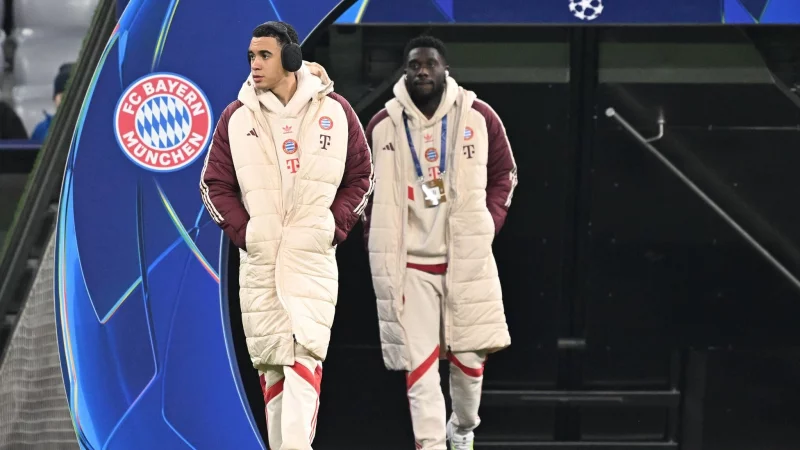 Fehlen lange verletzt: Jamal Musiala (l) und Alphonso Davies - &copy; Sven Hoppe/dpa