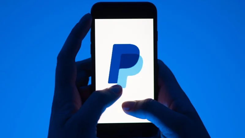 T&auml;uschend echt, aber gef&auml;hrlich: Phishing-Mails im Namen von Paypal sorgen mit angeblichen Sicherheitswarnungen f&uuml;r Verunsicherung. - &copy; Sebastian Kahnert/dpa
