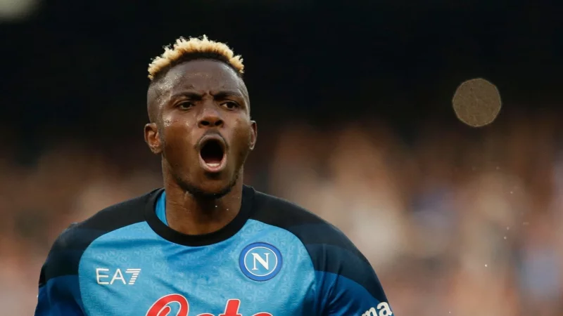 Für Osimhens Verpflichtung und Gehalt nimmt Galatasaray viel Geld in die Hand. (Archivbild) - © Alessandro Garofalo/AP/dpa