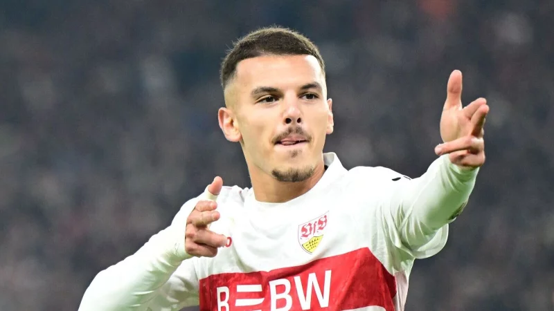 Badredine Bouanani durfte &uuml;ber sein Tor f&uuml;r den VfB Stuttgart jubeln - dank einer Vorlage von Torwart Alexander N&uuml;bel. - &copy; Bernd Wei&szlig;brod/dpa