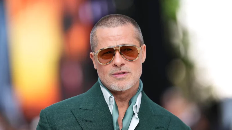 Hollywoodstar Brad Pitt (61) glaubt eigenen Angaben zufolge, dass junge Schauspieler ihre Arbeit heute lockerer angingen als seine Generation damals. (Archivbild) - &copy; Scott A Garfitt/Invision/AP/dpa