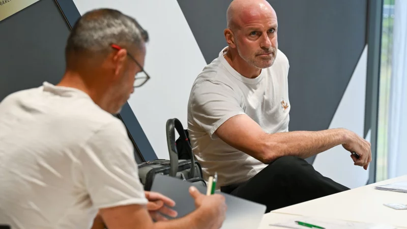 Marco Antwerpen und Frank D&ouml;pper d&uuml;rfen vorerst nicht als Fu&szlig;ball-Trainer arbeiten. - &copy; Arne Dedert/dpa