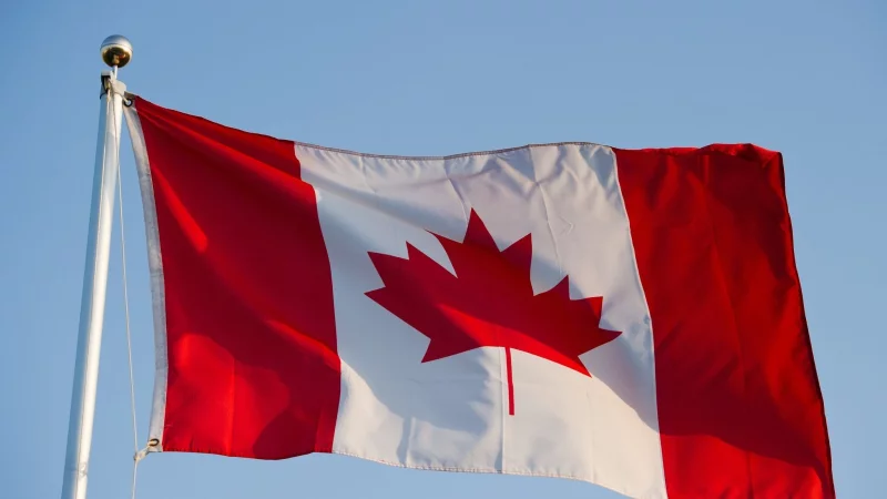 Lodernde Gefahr: In mehreren Provinzen Kanadas wüten unkontrollierte Waldbrände. - © Patrick Pleul/dpa/dpa-tmn