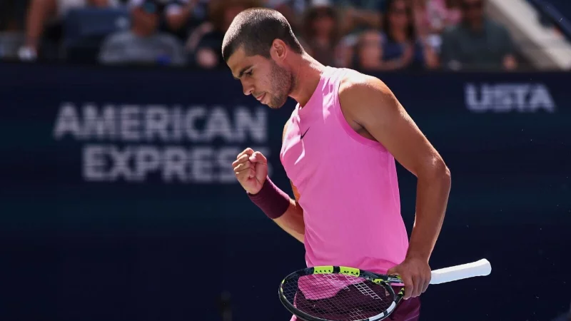 Carlos Alcaraz steht im Viertelfinale der US Open. - © Heather Khalifa/FR172147 AP/dpa