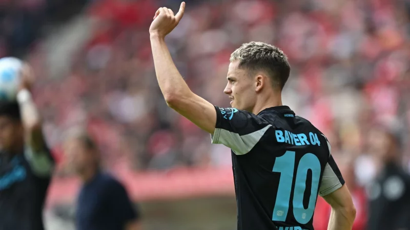 Zu einem Bericht um die R&uuml;ckennummer 10 &auml;u&szlig;ert sich Wirtz. - &copy; Arne Dedert/dpa