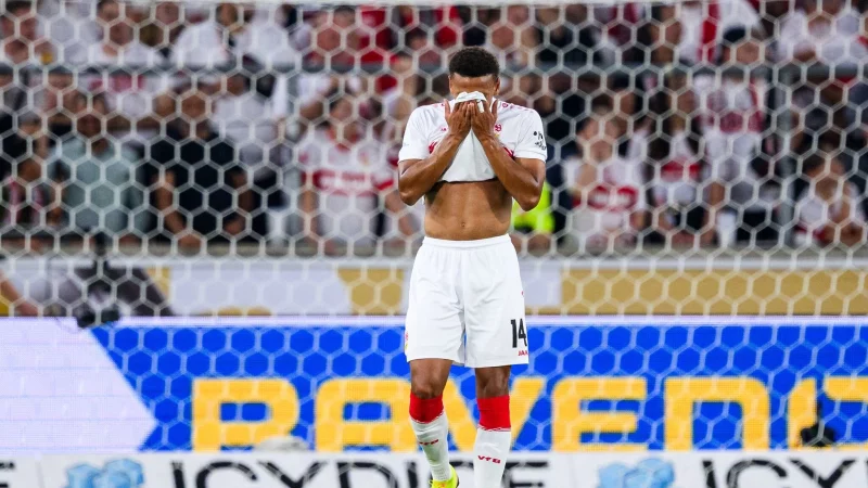 Luca Jaquez hat sich im Spiel gegen Union Berlin eine Verletzung im Gesicht zugezogen. - © Tom Weller/dpa