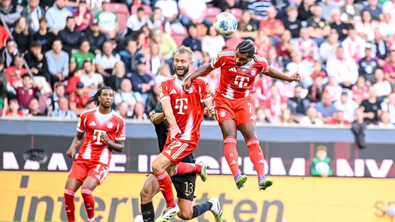 Serge Gnarby traf per Kopf zum 1:0 für den FC Bayern. - © Harry Langer/dpa