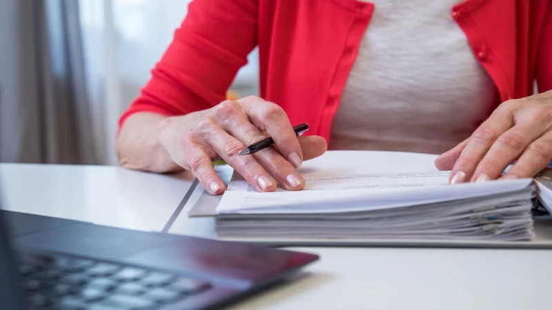 L&auml;uft das Krankengeld aus, k&ouml;nnen Betroffene Anspruch auf Arbeitslosengeld oder B&uuml;rgergeld haben. - &copy; Christin Klose/dpa-tmn