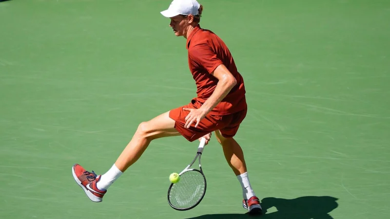 Vorjahreschampion Jannik Sinner hatte zum Auftakt der US Open leichtes Spiel. - © Yuki Iwamura/AP/dpa