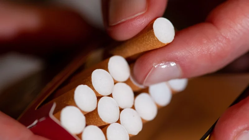 Zigaretten kommen in der Popkultur konstant vor (Symbolbild). - &copy; Sven Hoppe/dpa