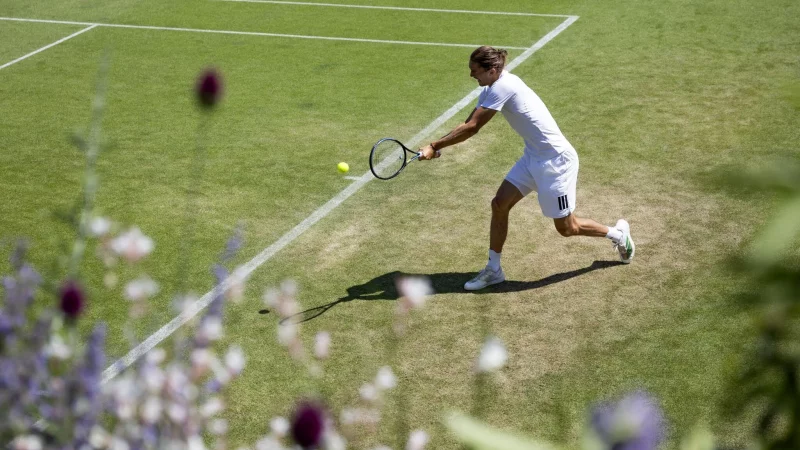 Training für den Wimbledon-Start: Alexander Zverev. - © Peter Klaunzer/KEYSTONE/dpa